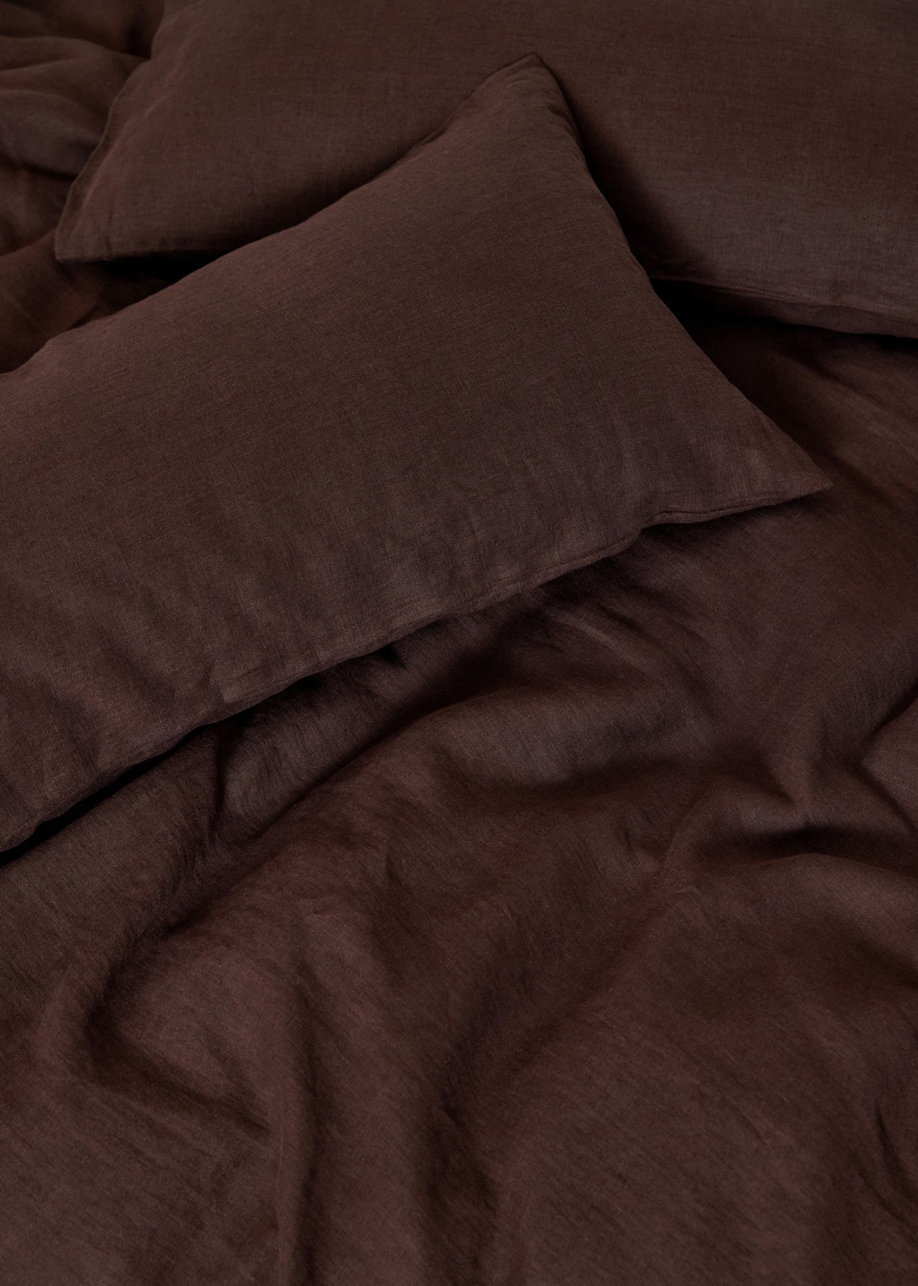 Linuhn linen bedding sheets wood chocolate dark brown Holzfarbe. Schokoladenfarbe. dunkelbraune Farbe hout kleur. chocolade kleur. donkerbruine kleur